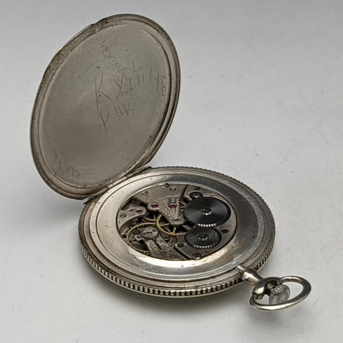Antique works well (time cannot be adjusted) taban engraving case pocket watch